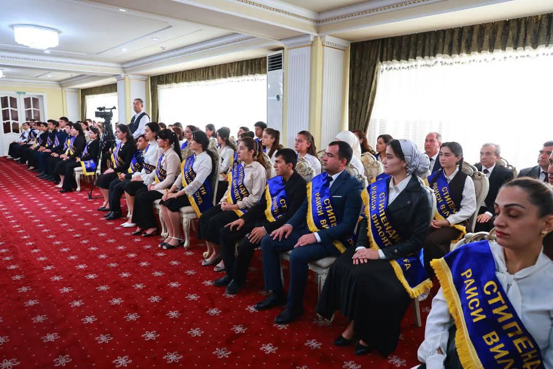 250 students and postgraduates in Sughd received scholarships from the regional chairman