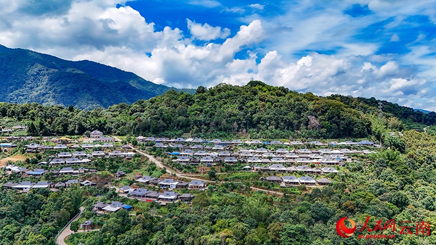 "Formula of Happiness" in Yunnan Border Villages