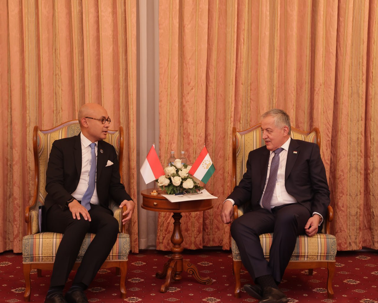 Tajik Foreign Minister Meets Indonesian Deputy Foreign Minister