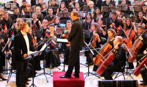 The CIS Youth Symphony Orchestra began its tour with a concert in Dushanbe