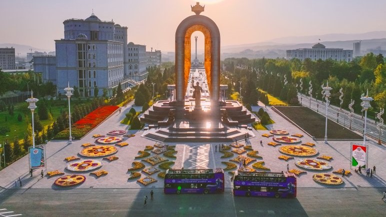 A new season of tourist routes "Red Bus Tours" starts in Dushanbe