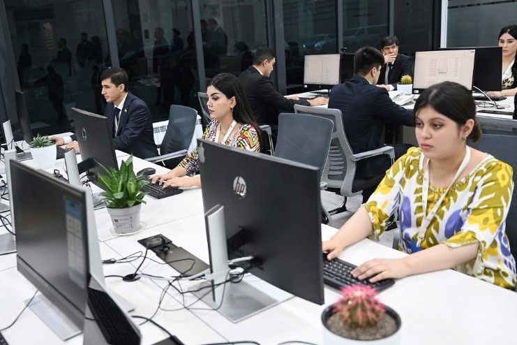 Tajikistan launches training courses for specialists in transport diplomacy