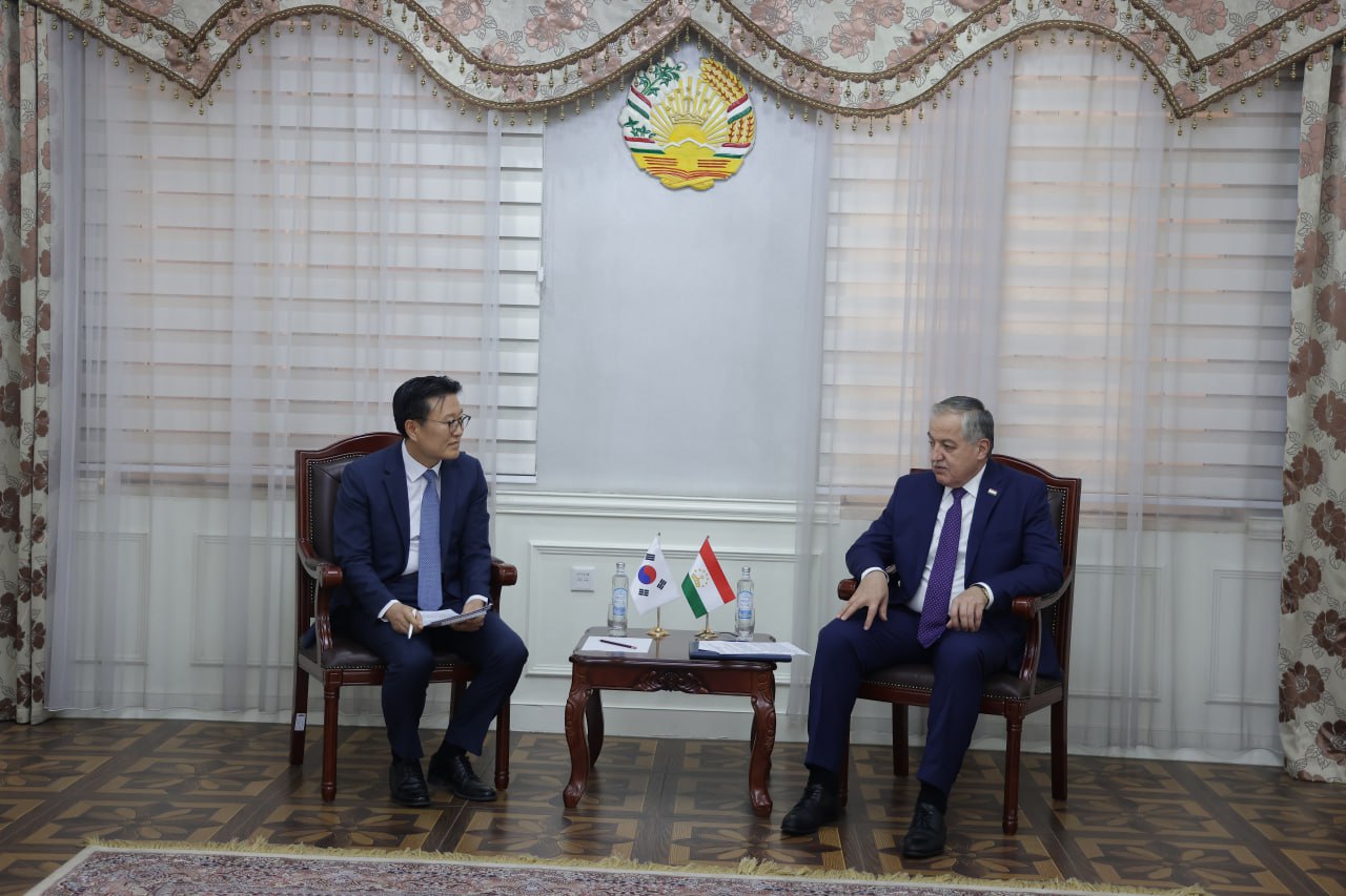 Tajik Foreign Minister Meets with South Korean Ambassador to Discuss Bilateral Relations