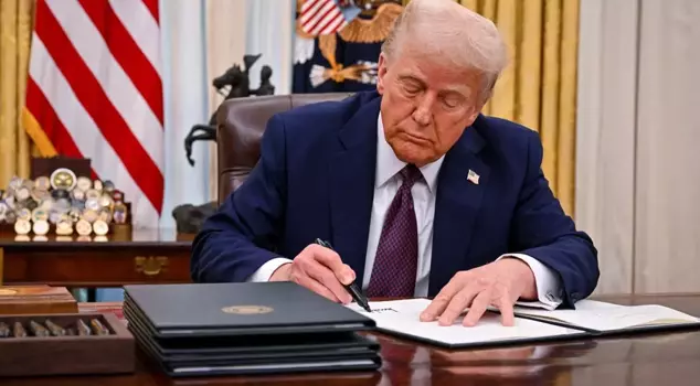 Trump signs historic executive order that will shake up drug prices worldwide