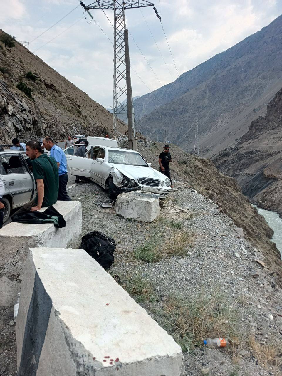 Accident on Dushanbe-Chanak highway: 7 people injured in collision of two cars