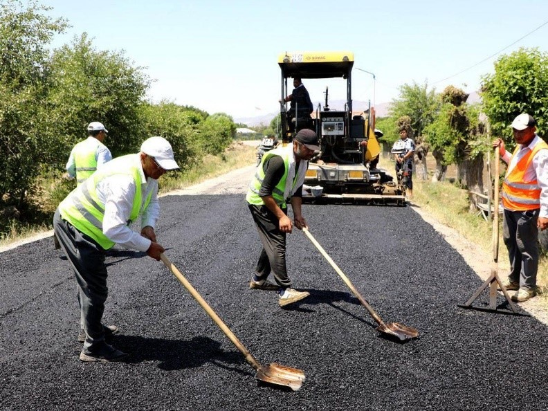 Tajikistan's Transport Ministry Strengthens Road Monitoring During Hot Weather