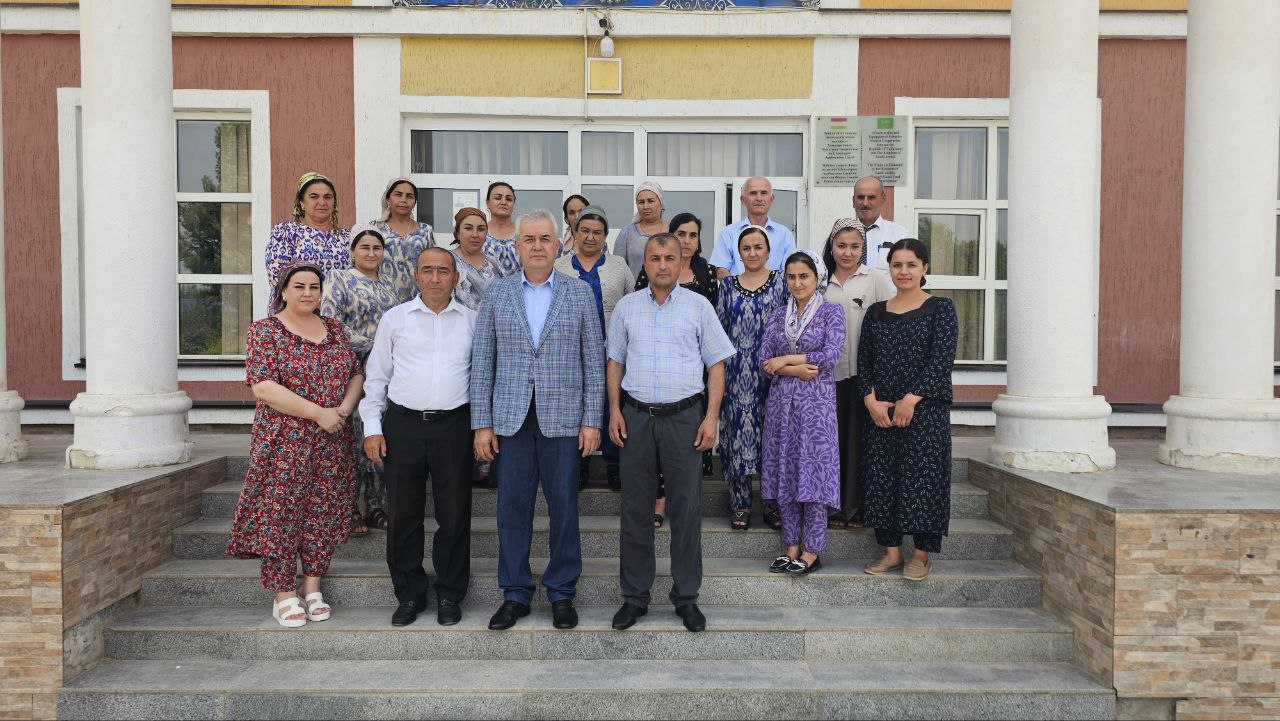 Tajikistan's Education Minister Bans Forcing Teachers to Subscribe to Unrelated Publications