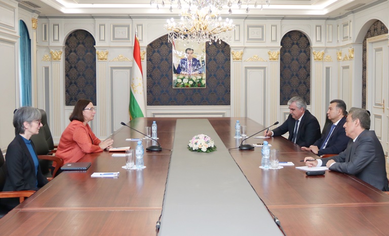 Tajikistan Prime Minister Meets with World Bank Regional Director