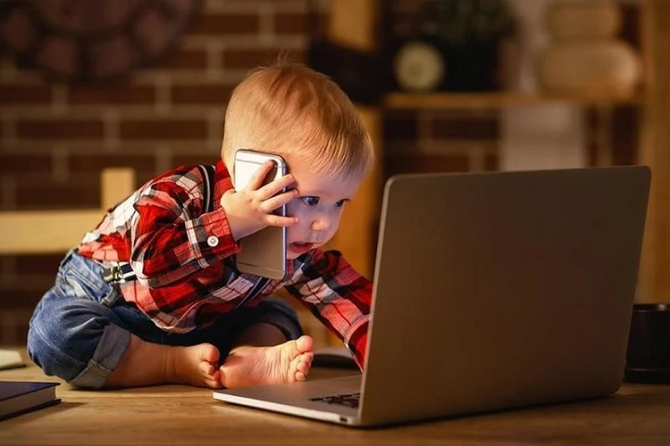 "Digital Parenting": How to Help Your Child Build a Healthy Relationship with Gadgets