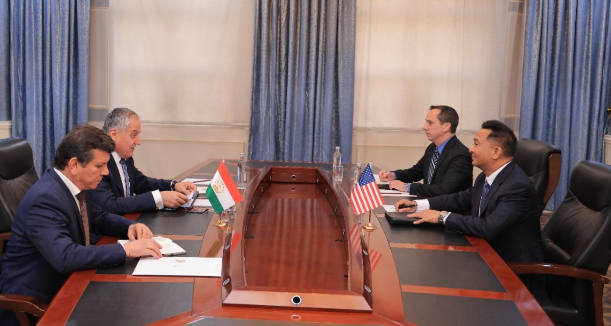 Tajikistan Foreign Minister Meets with US Ambassador