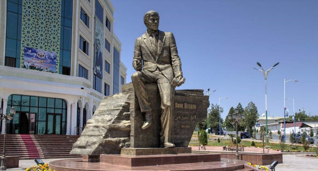 Emomali Rahmon arrives in Penjikent as part of a working visit