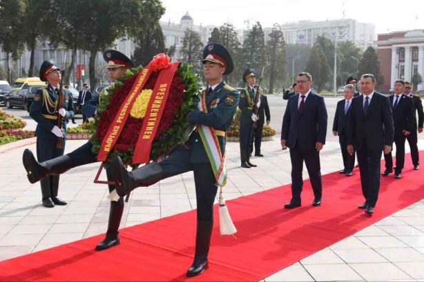 President of the Kyrgyz Republic Sadyr Japarov laid a wreath at the monument to Ismail Somoni