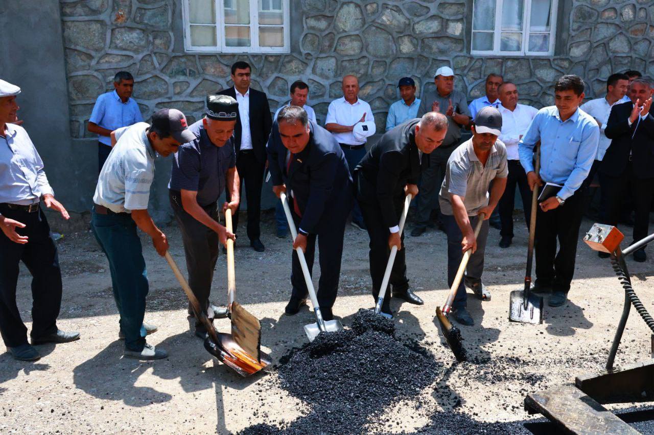 Large-scale asphalt paving of a 6 km long road has begun in Aininsky District