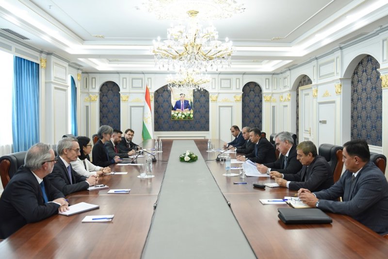 Kokhir Rasulzoda met with WB Regional Director for Central Asia Winnie Wei Wang