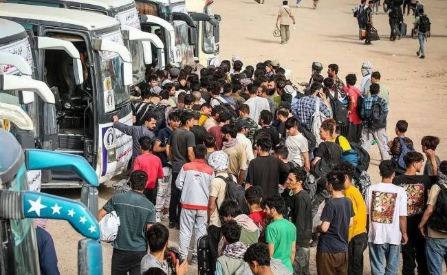 Iran Detains Afghan Migrants En Masse on Charges of Spying for Israel