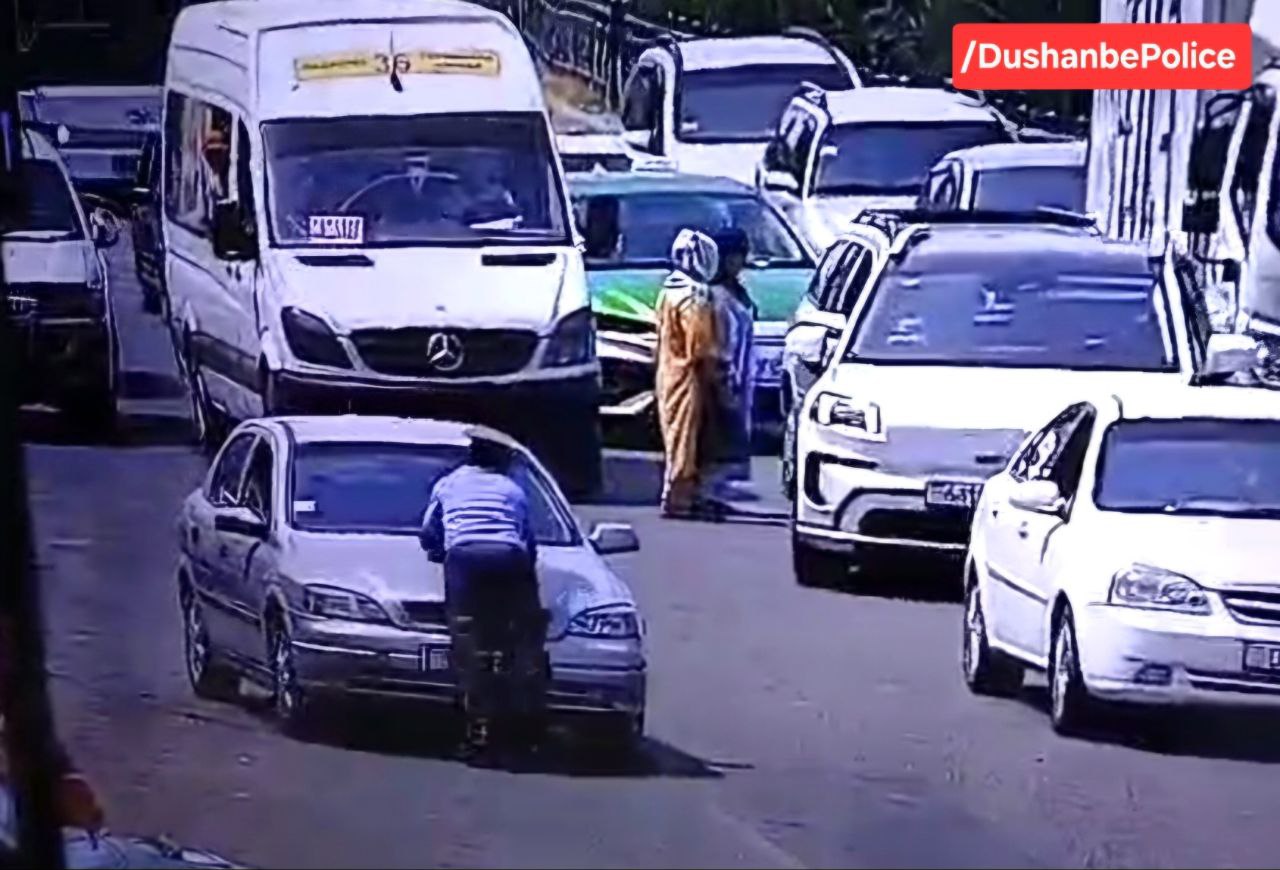 In Dushanbe, a driver ran over a police officer at the Korvon market