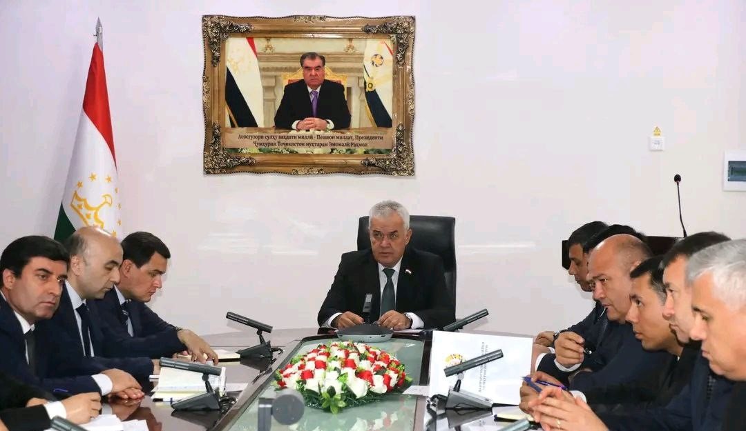Tajikistan Discusses Transition to 12-Year Education System