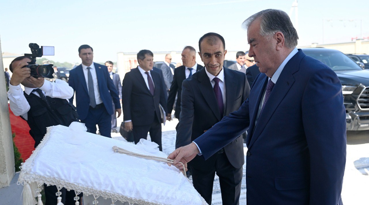 Emomali Rahmon opened a slate production plant in the village of Sudzhina in the city of Penjikent