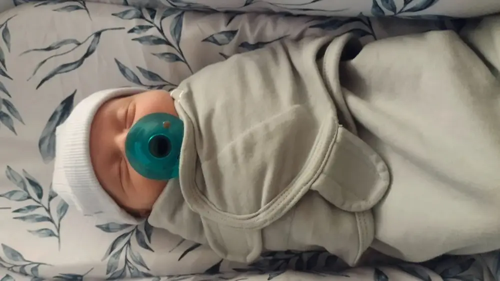 US 'oldest baby' born from embryo stored for 30 years