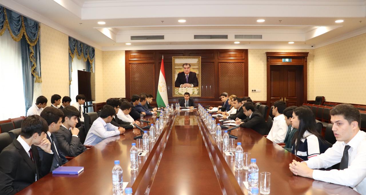 A meeting with the laureates of the International Scholarship of the President of Tajikistan "Durakhshandagon" was held in Dushanbe.