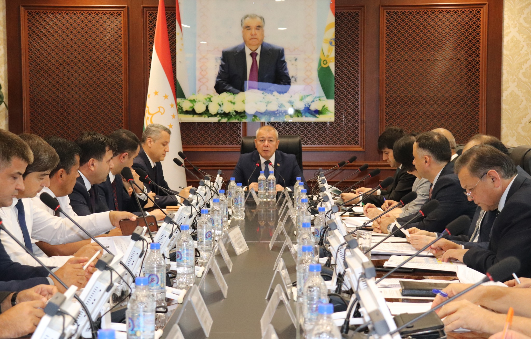Cotton production in Tajikistan has decreased from 405 to 253 thousand tons in three years.