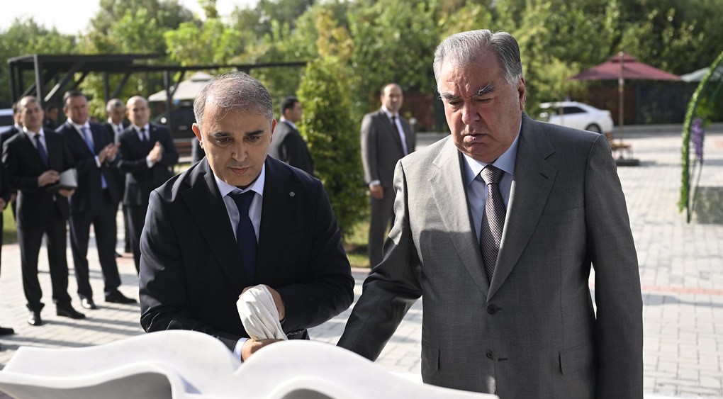 Emomali Rahmon opened the second phase of the private educational institution "Horizon" in Dushanbe.