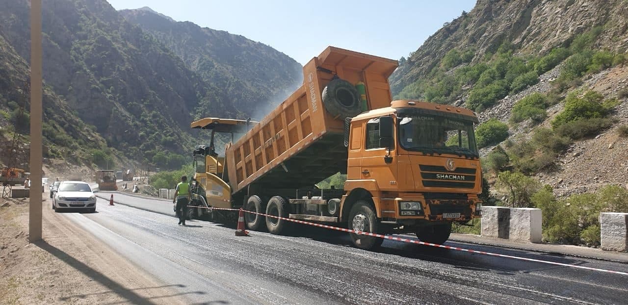 About 347,000 tons of asphalt were used to repair the Dushanbe-Chanak road.