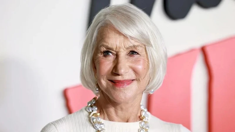 Helen Mirren: James Bond should remain a man