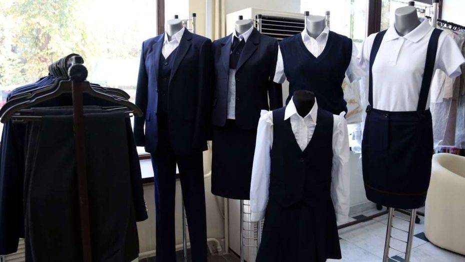 Fairs selling school uniforms and school supplies have opened in Dushanbe.