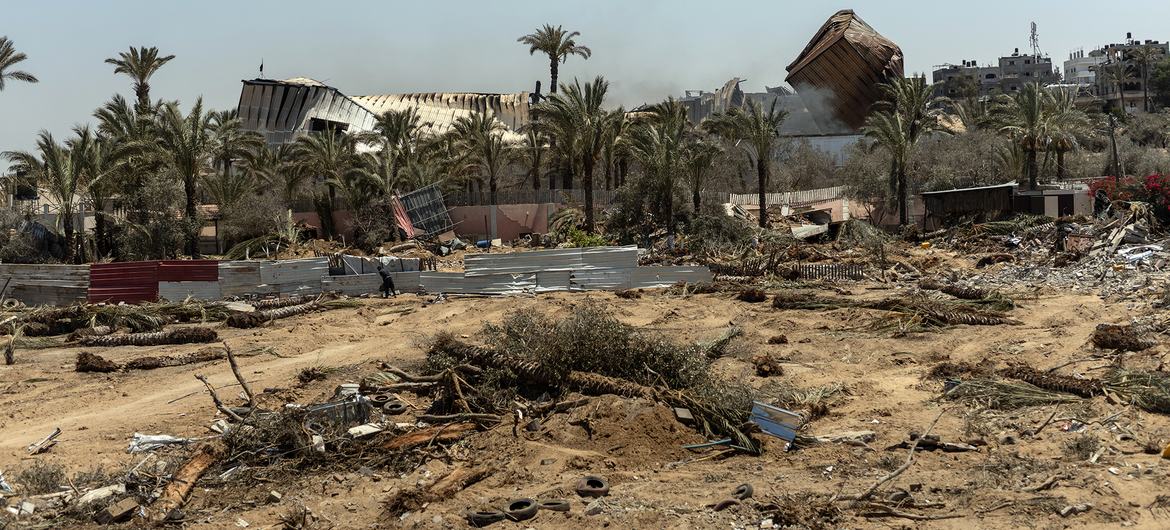 Gaza hospitals are on the brink of collapse due to a massive influx of wounded.