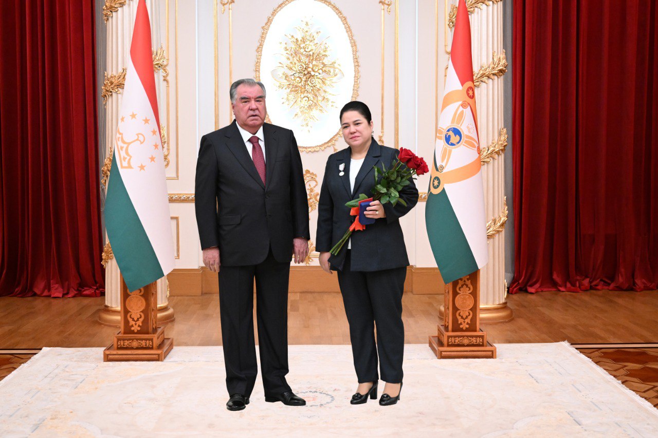 Emomali Rahmon presented state awards in honor of the 34th anniversary of independence