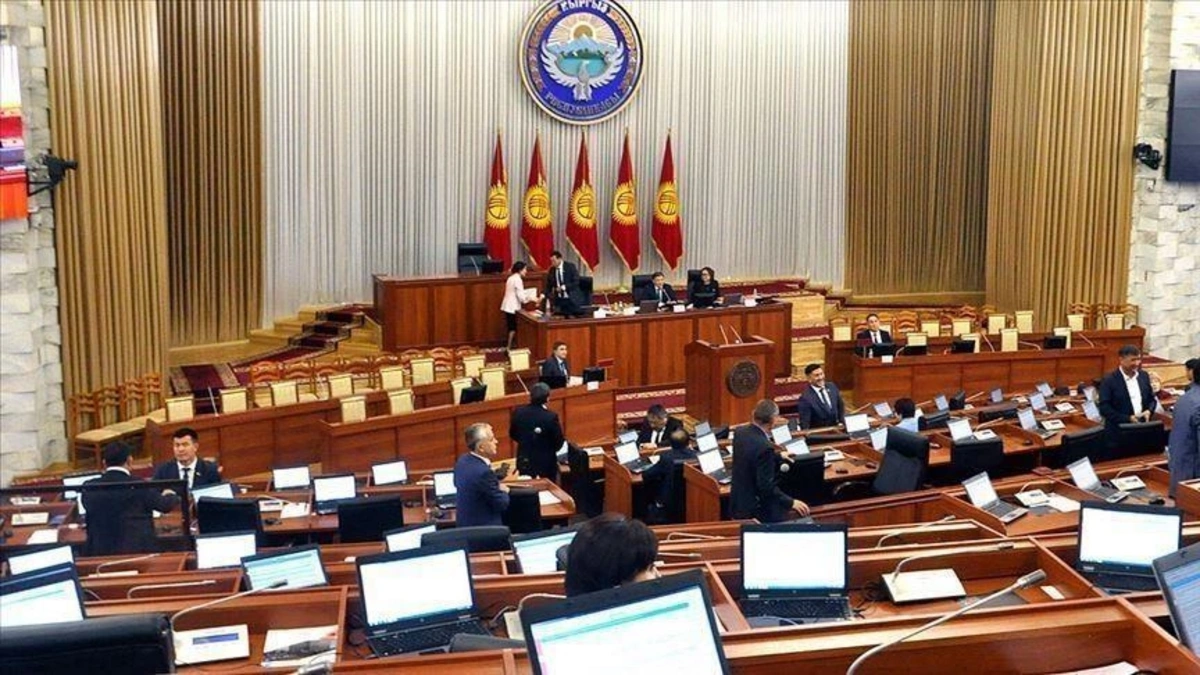 The Kyrgyz Parliament has decided to dissolve itself early.