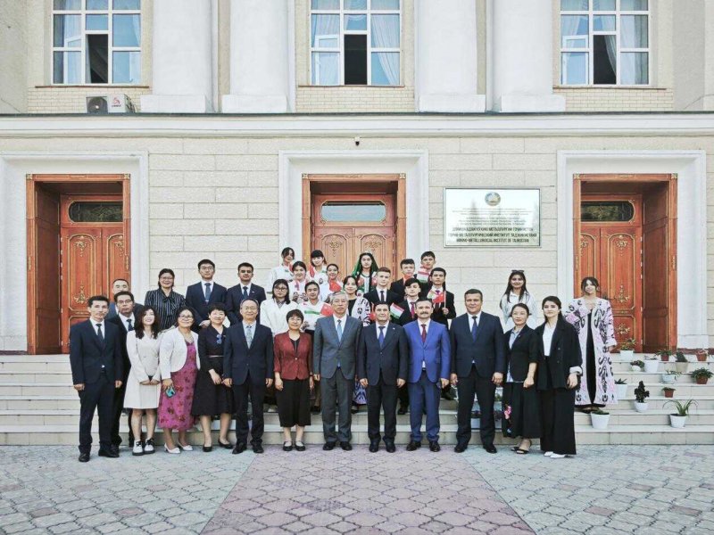 The Chinese Ambassador reviewed the activities of the Confucius Institute in Tajikistan.