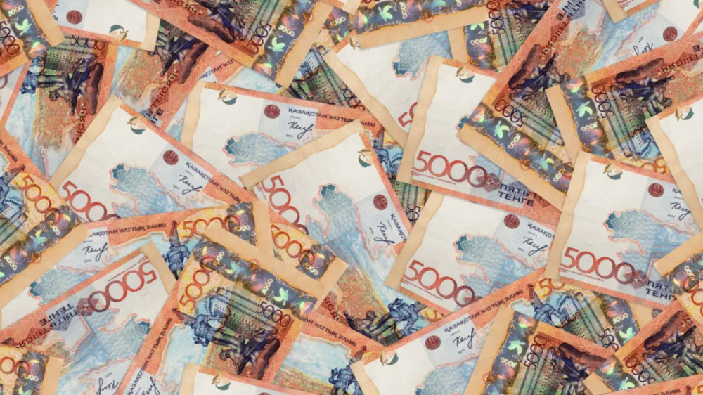 Kazakhstan continues to replace old banknotes with new ones.