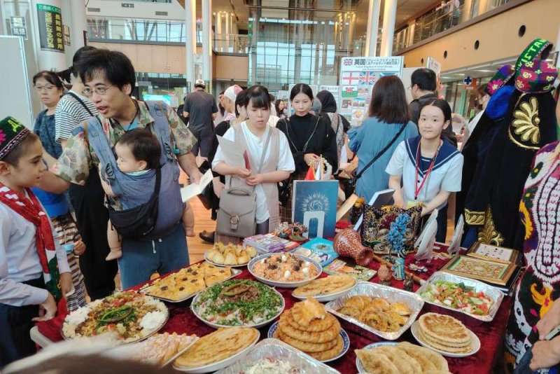 Tajikistan's culture and national dishes were showcased in Japan.