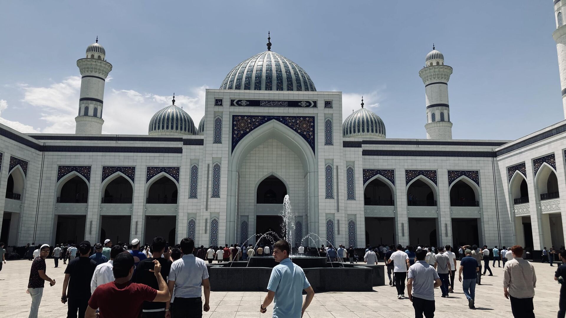 In Dushanbe, collective prayers in mosques are temporarily suspended.
