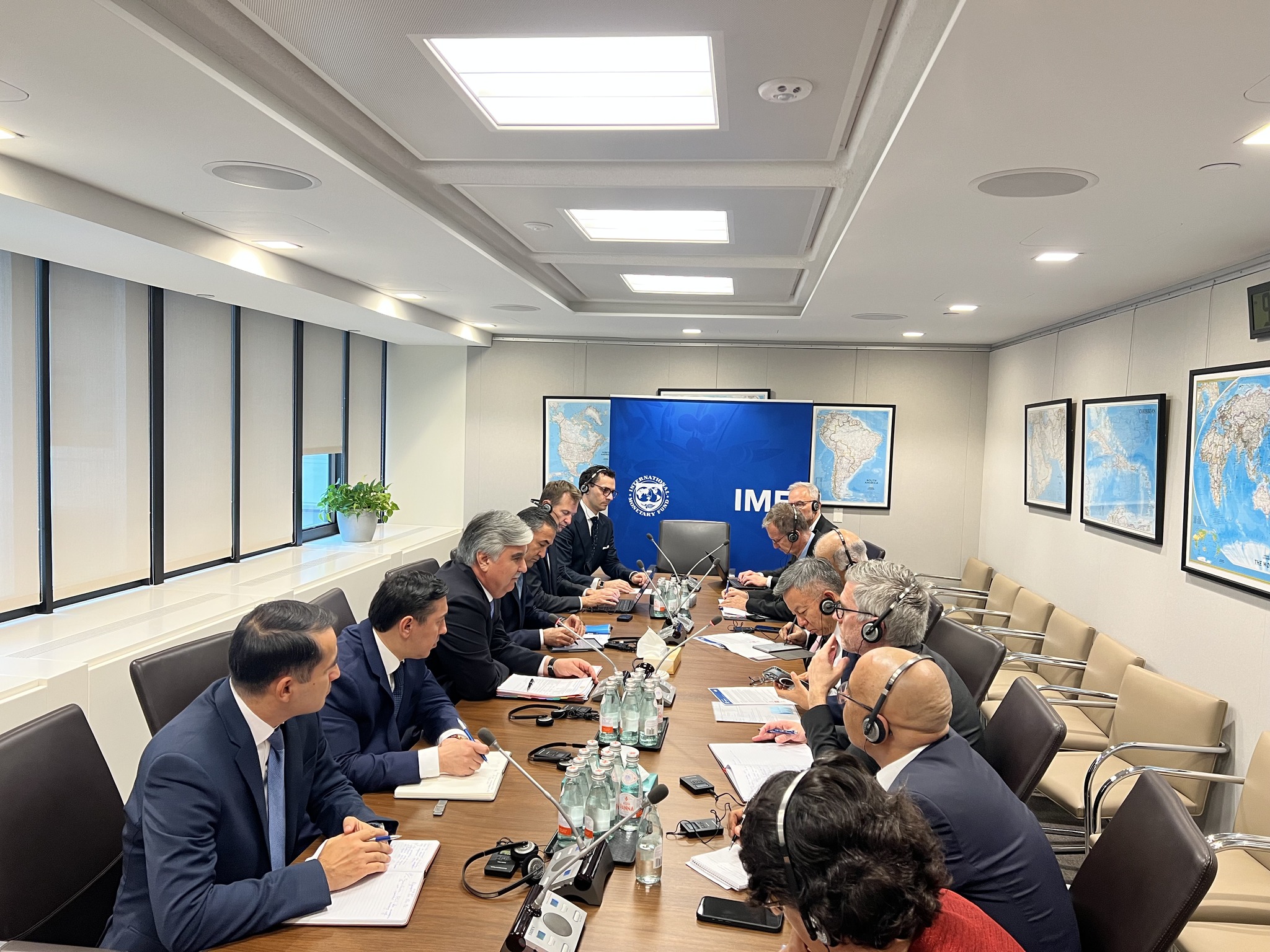 A Tajik delegation met with the leadership of the International Monetary Fund in Washington.