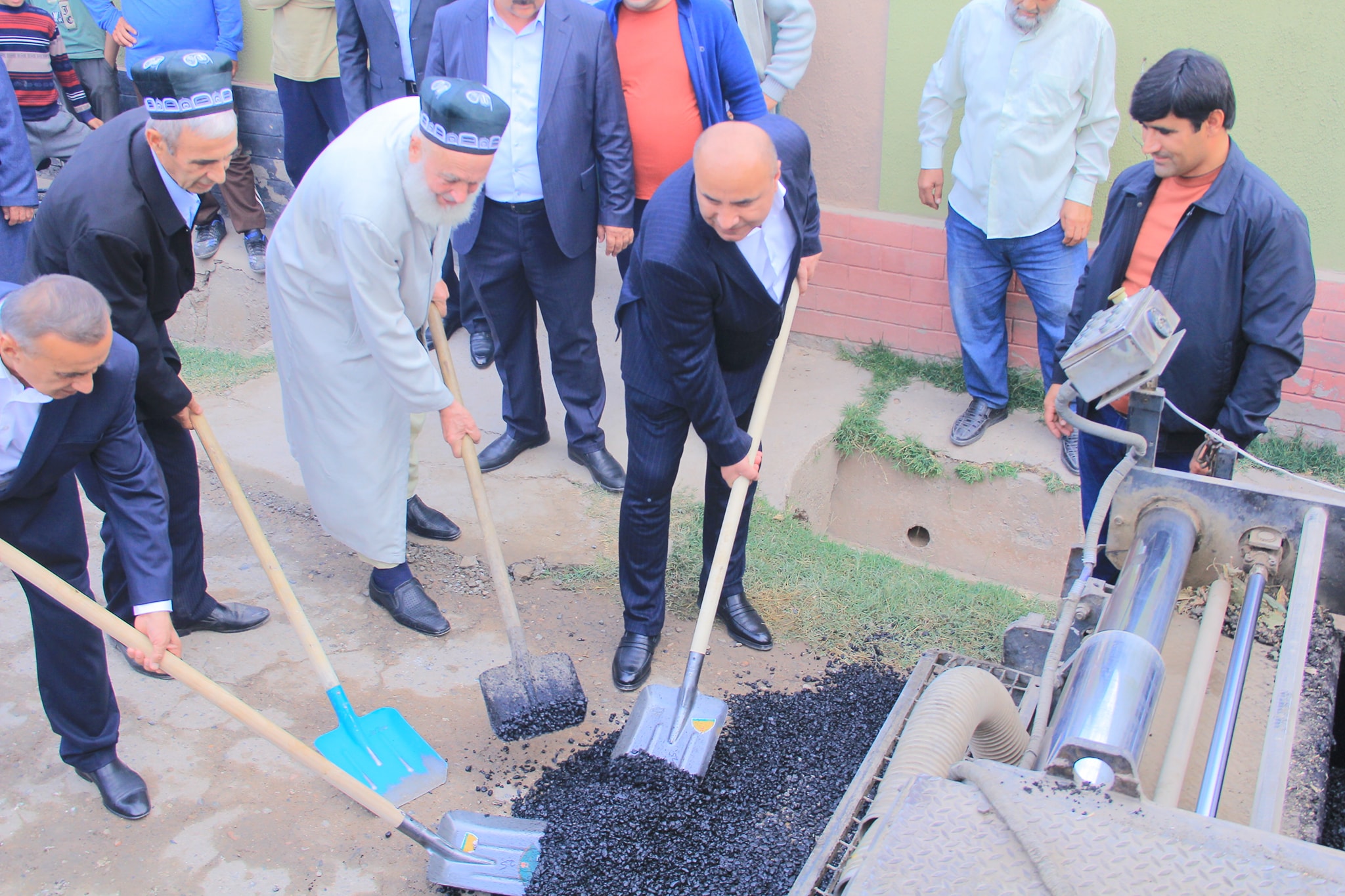 In Bokhtar, repairs to a 1.2-kilometer-long road with the installation of lighting have been completed.