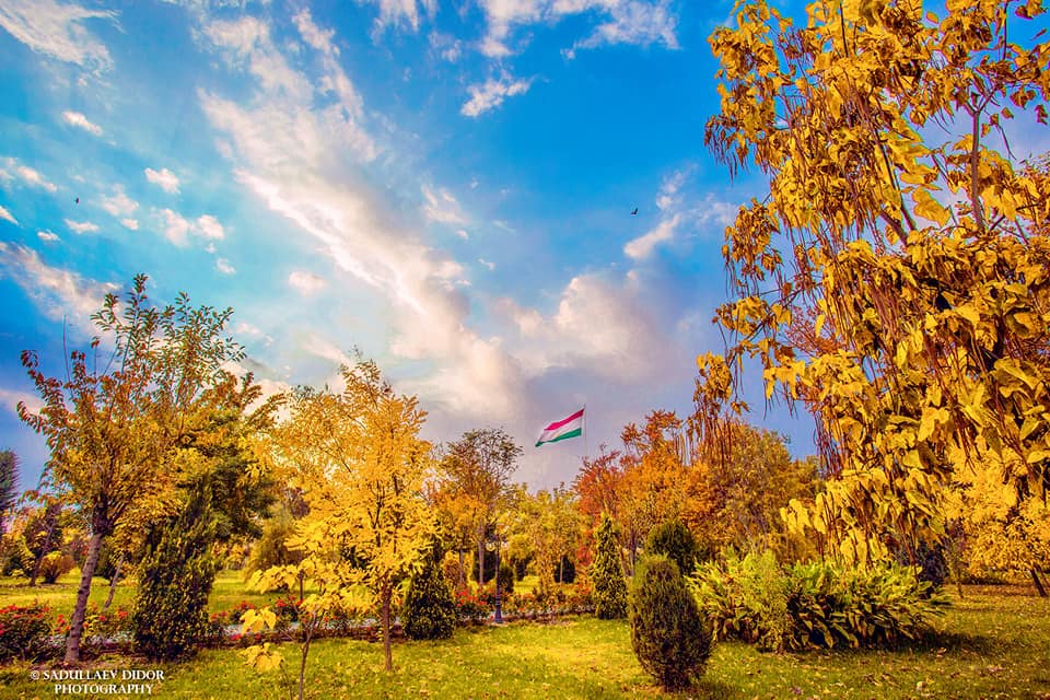 Warm weather is expected in Tajikistan in October, with temperatures dropping in the second half of the month.