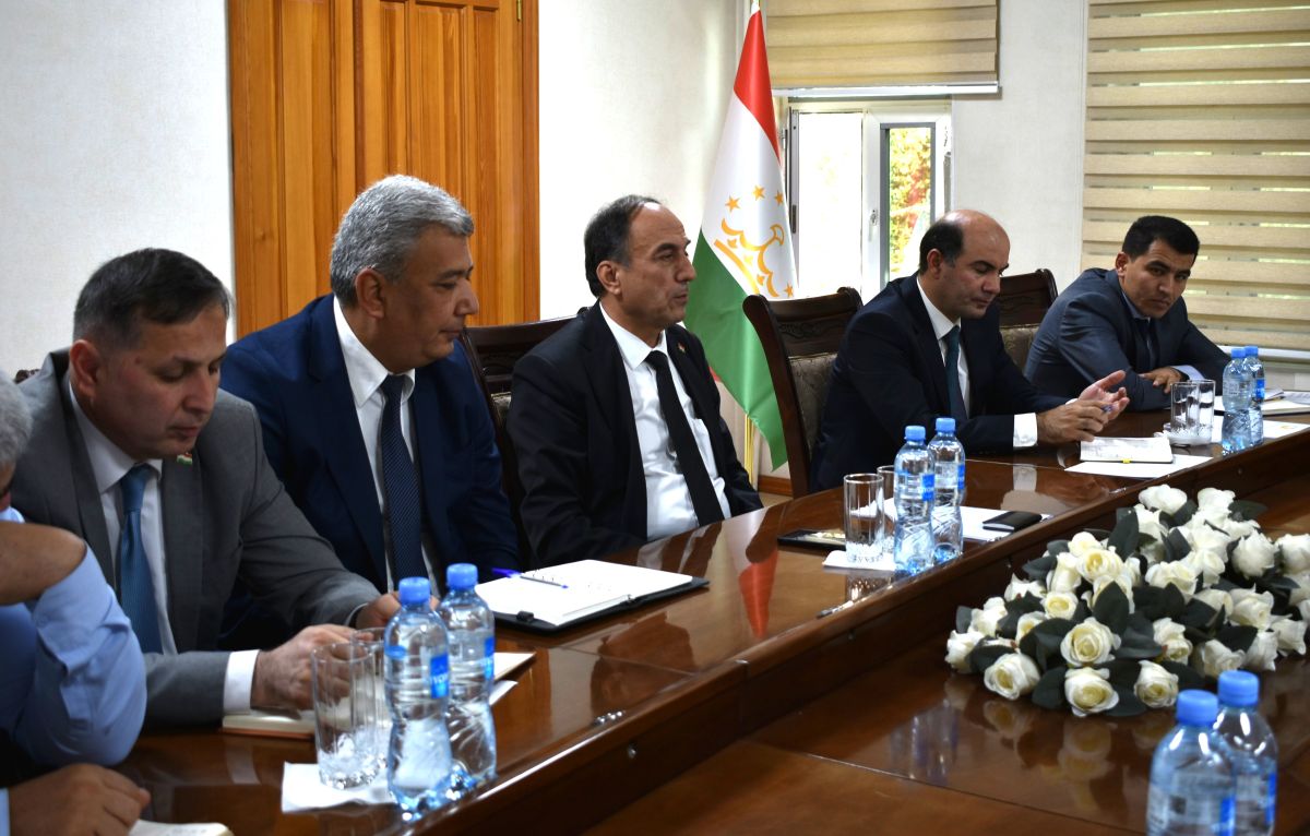 The Ministry of Transport of Tajikistan discussed the progress of the CARS-4 project with the World Bank.