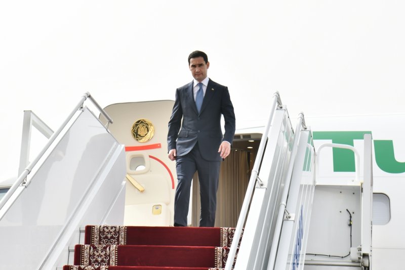 Turkmen President Serdar Berdimuhamedov arrived in Tajikistan on a working visit.