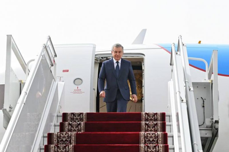 Uzbek President Shavkat Mirziyoyev arrived in Tajikistan on a working visit.
