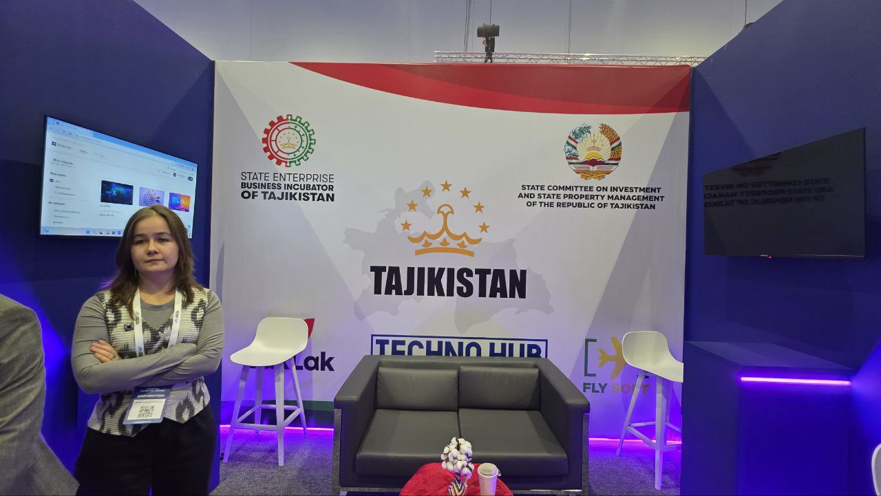 Tajikistan presented the Smarthub online learning and knowledge-sharing platform at Digital Bridge 2025.
