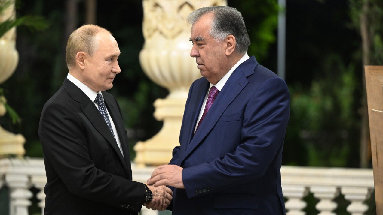 Vladimir Putin presented Emomali Rahmon with a book about the history of Tajiks.