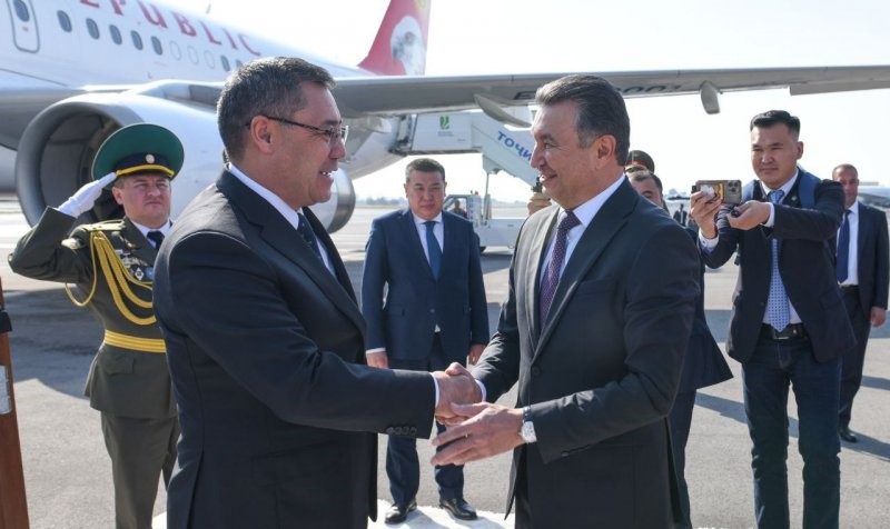 Kyrgyz President Sadyr Japarov arrived in Tajikistan on a working visit.