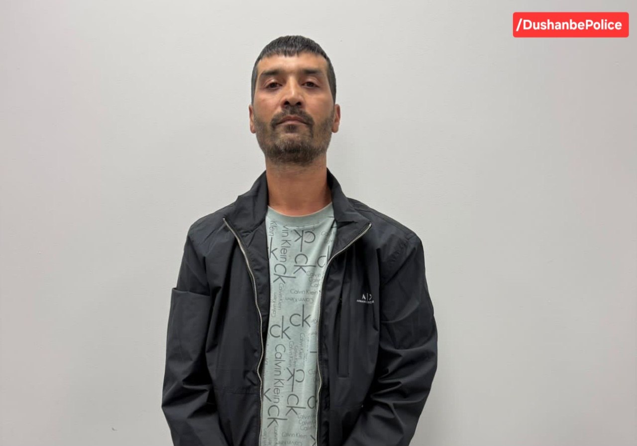 A man posing as a law enforcement officer and beating a taxi driver has been detained in Dushanbe.