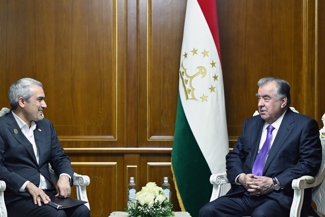 Emomali Rahmon met with Iranian Minister of Economy and Property Sayyid Ali Madanizoda