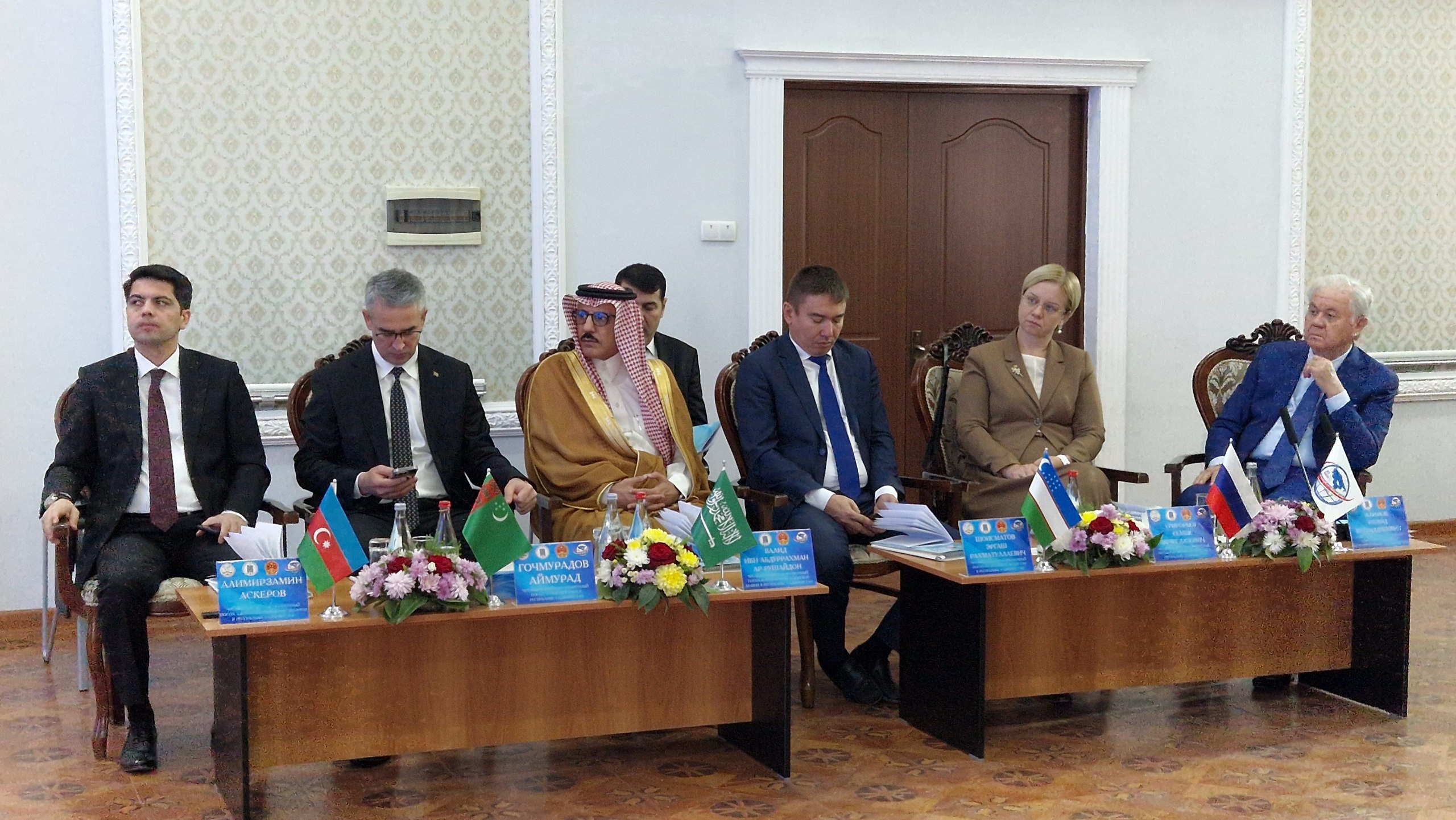 The results of the SCO summit in Tianjin and the organization's role in global development were discussed in Dushanbe.