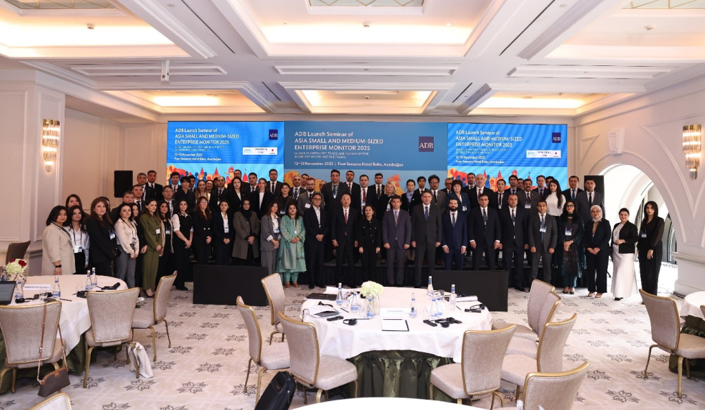 The Deputy Chairman of the National Bank of Tajikistan participated in a small and medium-sized business forum in Baku.