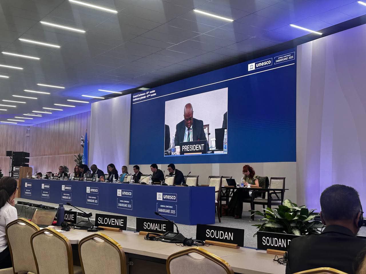 UNESCO adopted the "Kyrus Manifesto" resolution on human rights and cultural diversity.